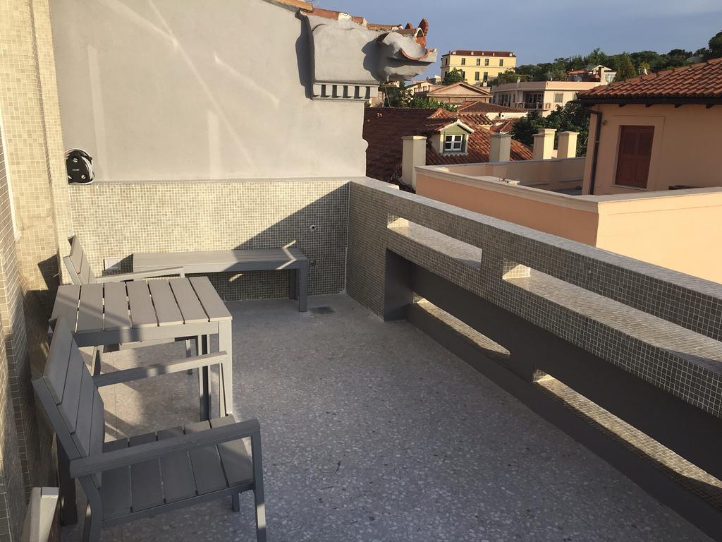 Best Views Of Athene Buitenkant foto
